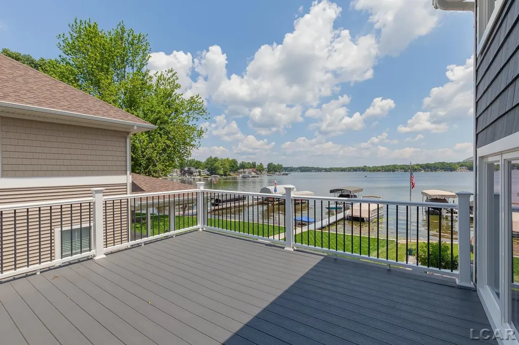 8210 Clarks Cove Woodstock Township MI 49253