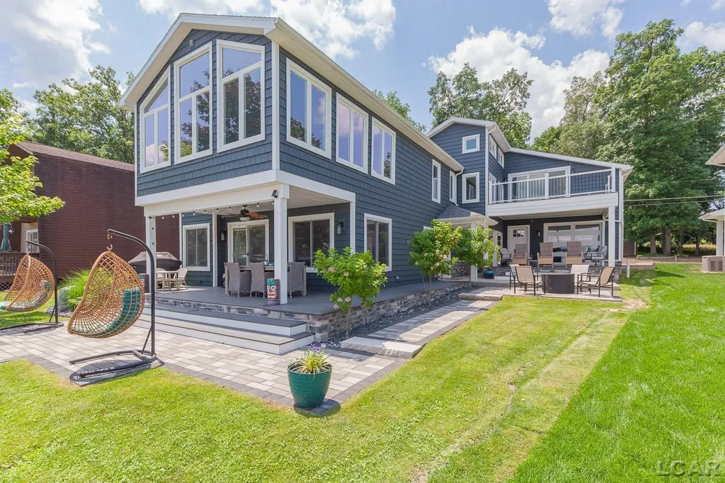 8210 Clarks Cove Woodstock Township MI 49253