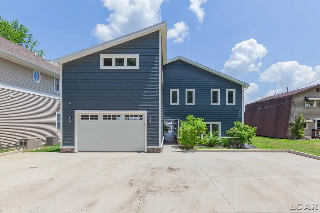 8210 Clarks Cove Woodstock Township MI 49253