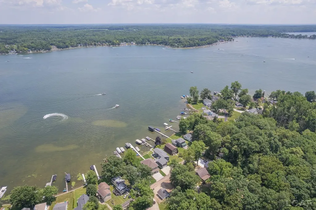 8210 Clarks Cove Woodstock Township MI 49253