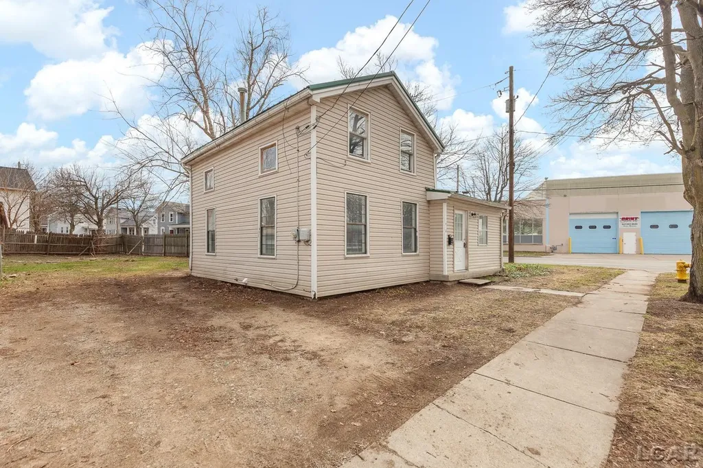206 Ormsby Street Adrian City MI 49221
