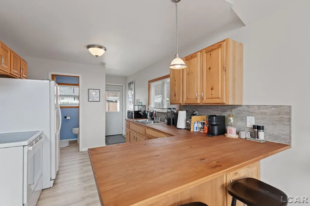 502 Wilbur Avenue Columbia Township MI 49230