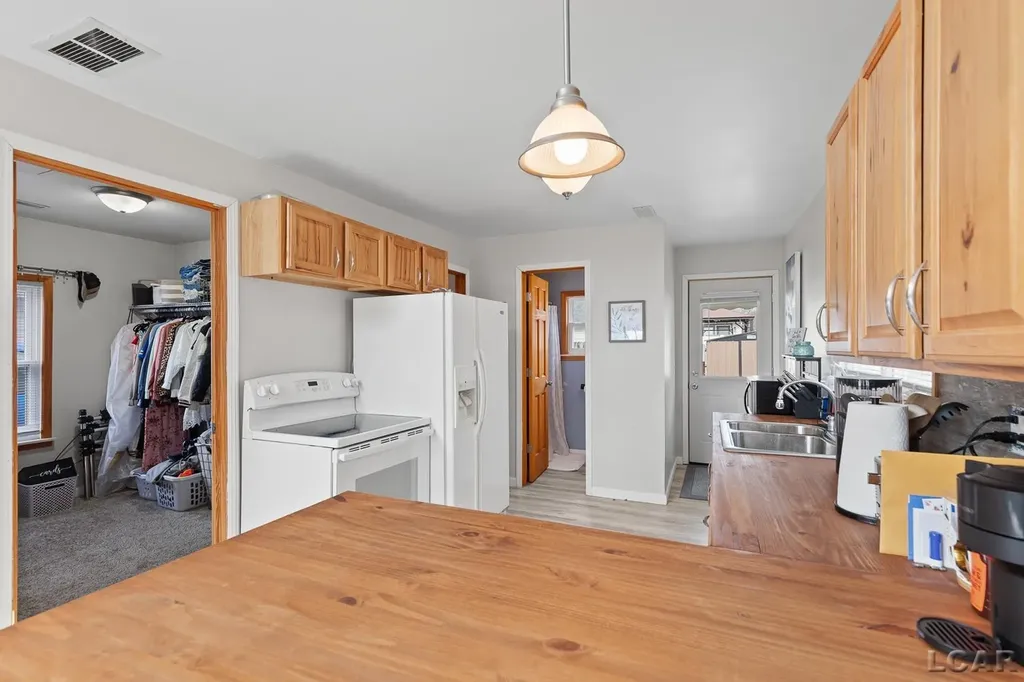 502 Wilbur Avenue Columbia Township MI 49230