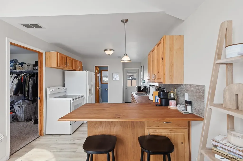 502 Wilbur Avenue Columbia Township MI 49230