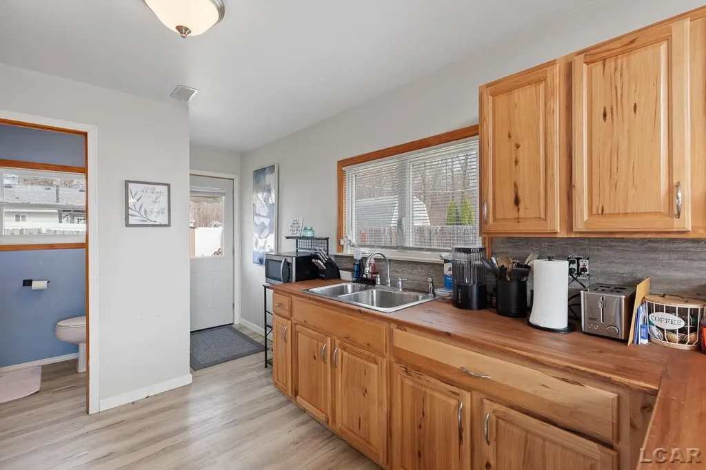 502 Wilbur Avenue Columbia Township MI 49230