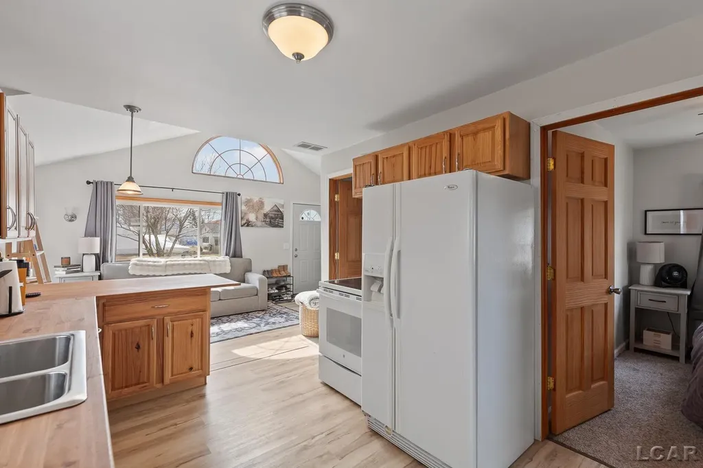 502 Wilbur Avenue Columbia Township MI 49230