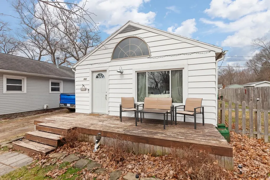502 Wilbur Avenue Columbia Township MI 49230