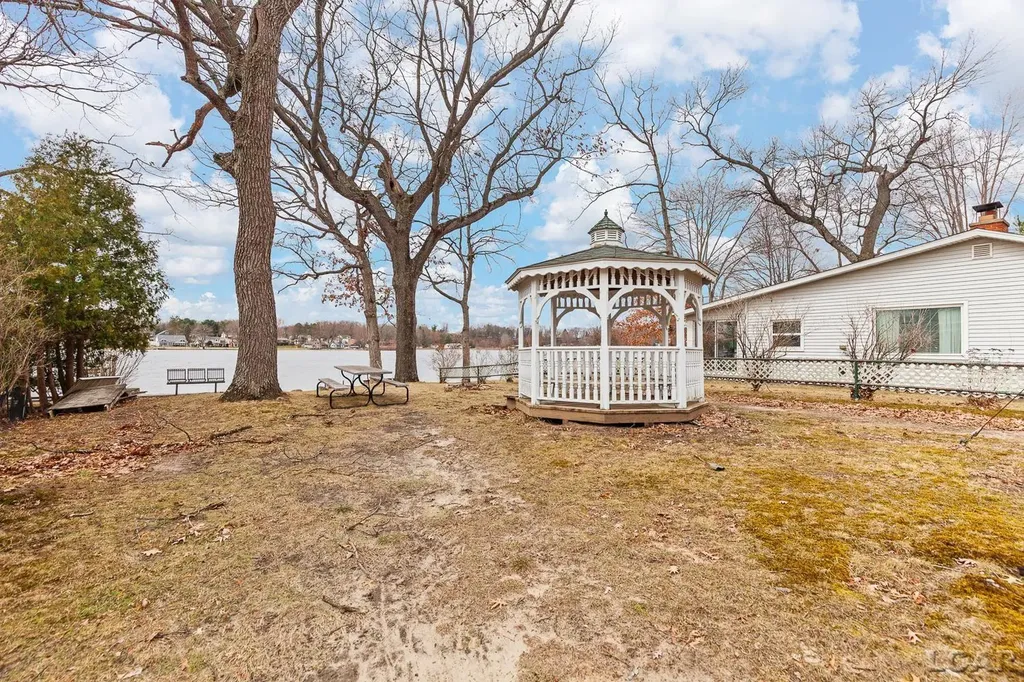 502 Wilbur Avenue Columbia Township MI 49230
