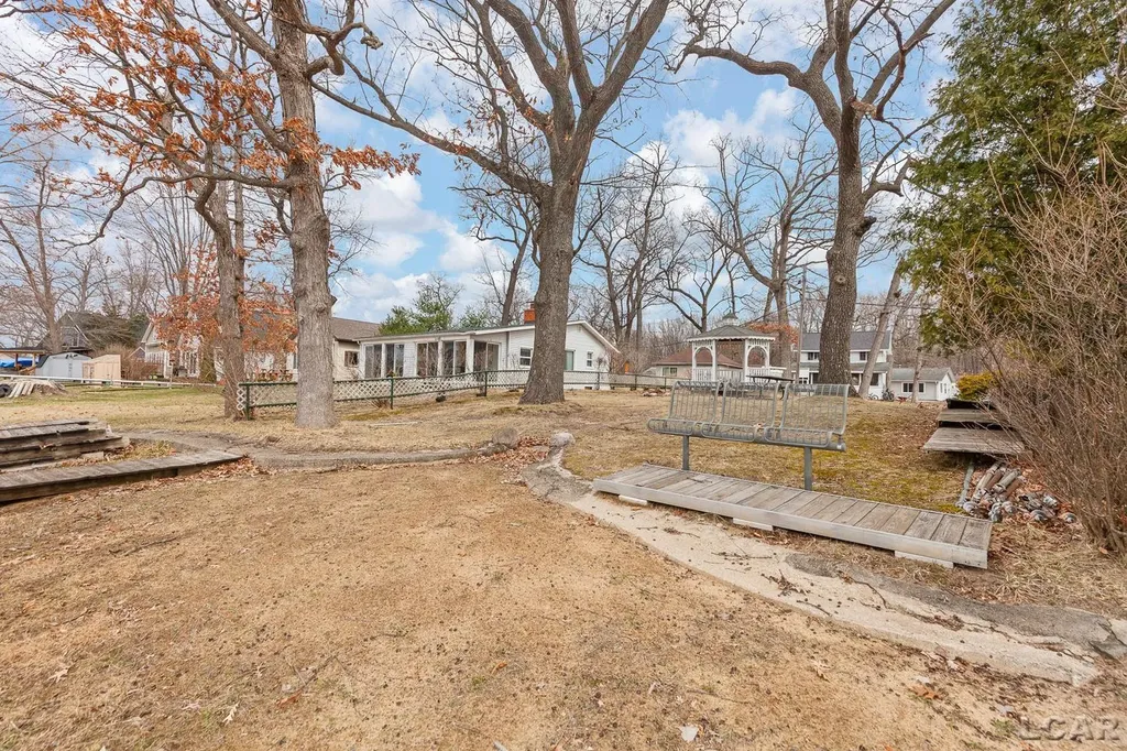 502 Wilbur Avenue Columbia Township MI 49230