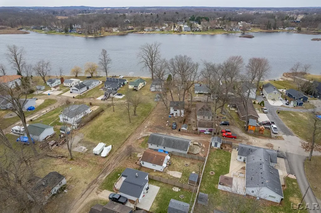 502 Wilbur Avenue Columbia Township MI 49230