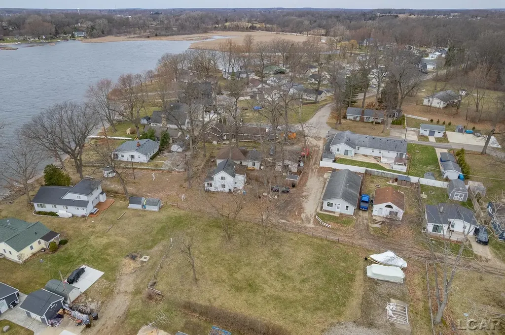 502 Wilbur Avenue Columbia Township MI 49230