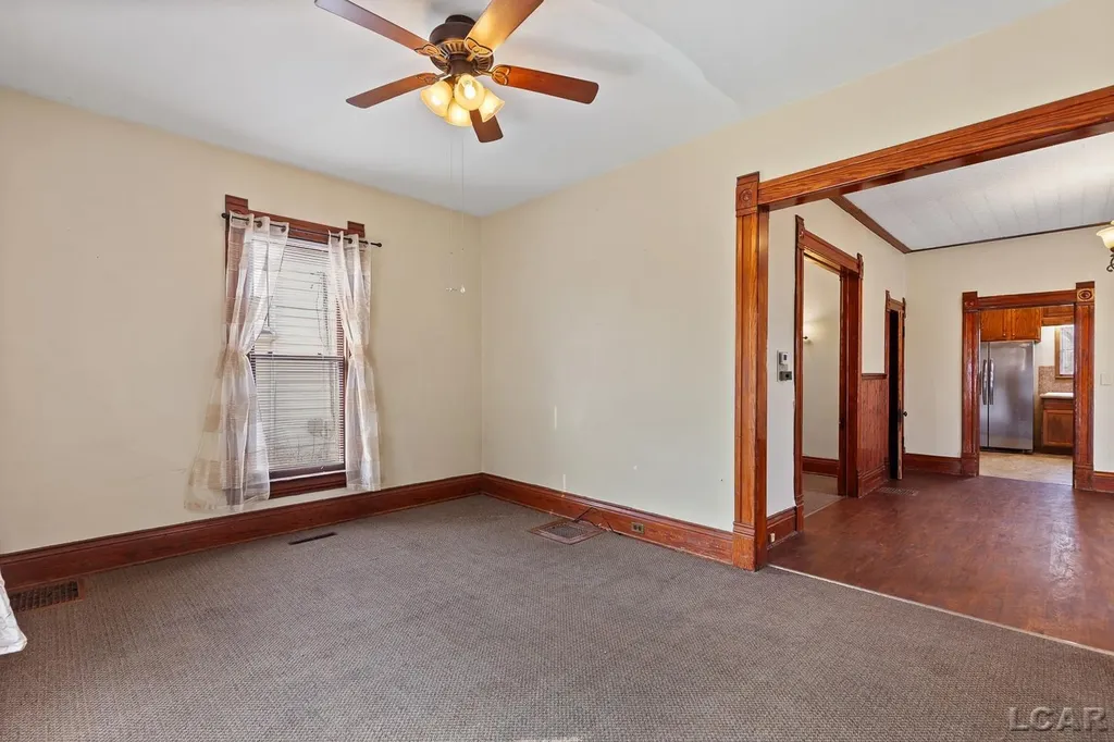 907 E Hunt Street Adrian City MI 49221