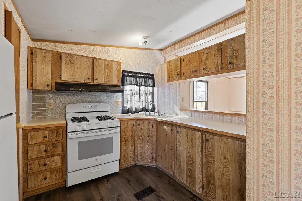 3601, 3599 Round Lake Highway Rollin Township MI 49253