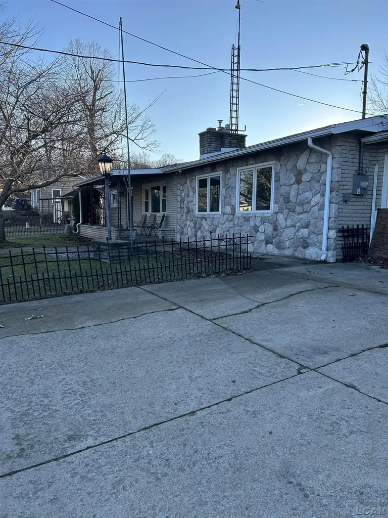 753 Vaniman Island Drive Cambridge Township MI 49230