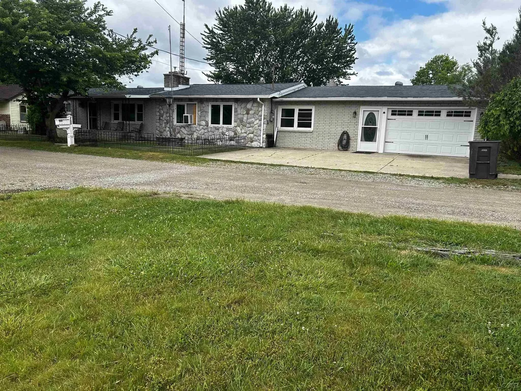 753 Vaniman Island Drive Cambridge Township MI 49230