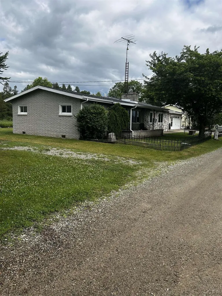 753 Vaniman Island Drive Cambridge Township MI 49230