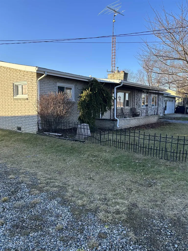 753 Vaniman Island Drive Cambridge Township MI 49230