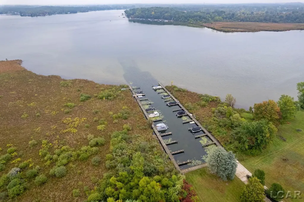 114 Bloomfield Boulevard Norvell Township MI 49230