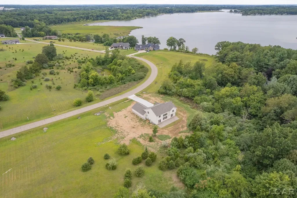 114 Bloomfield Boulevard Norvell Township MI 49230