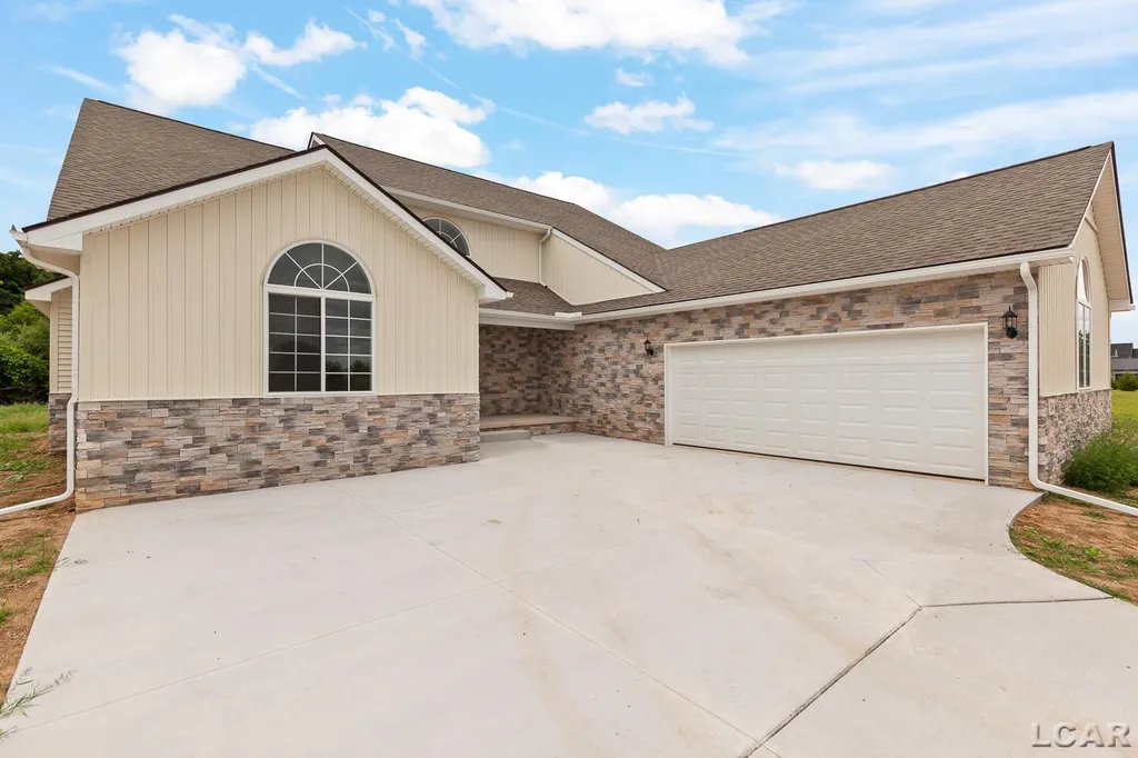 114 Bloomfield Boulevard Norvell Township MI 49230