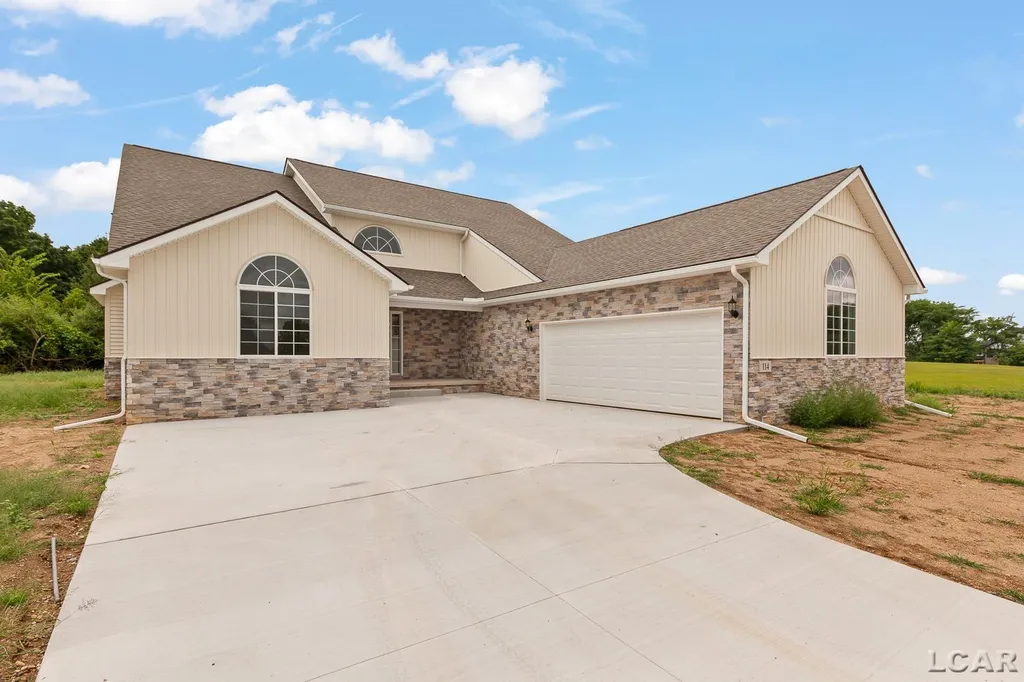 114 Bloomfield Boulevard Norvell Township MI 49230