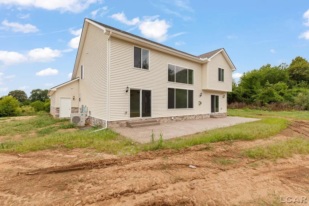 114 Bloomfield Boulevard Norvell Township MI 49230