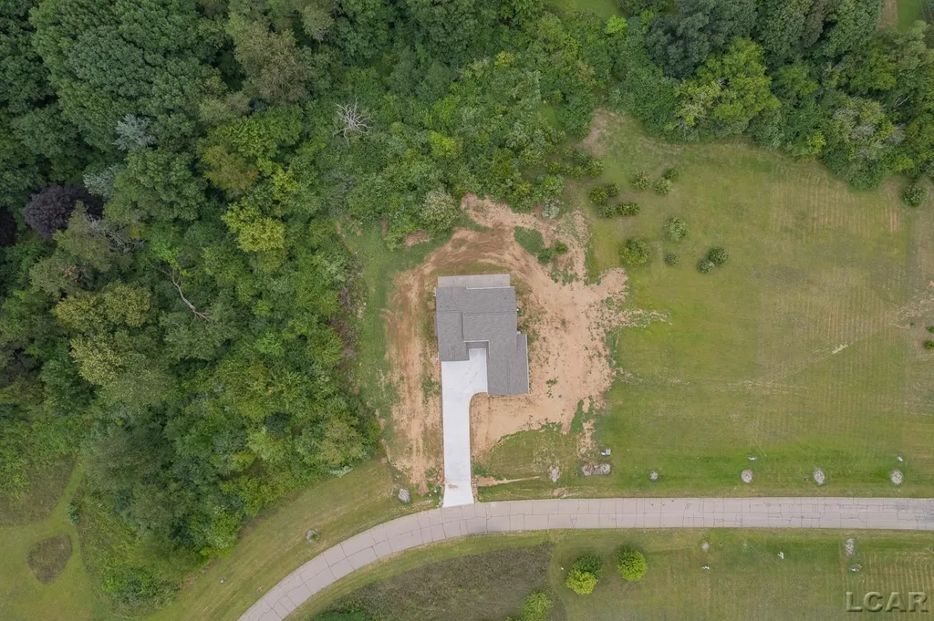 114 Bloomfield Boulevard Norvell Township MI 49230