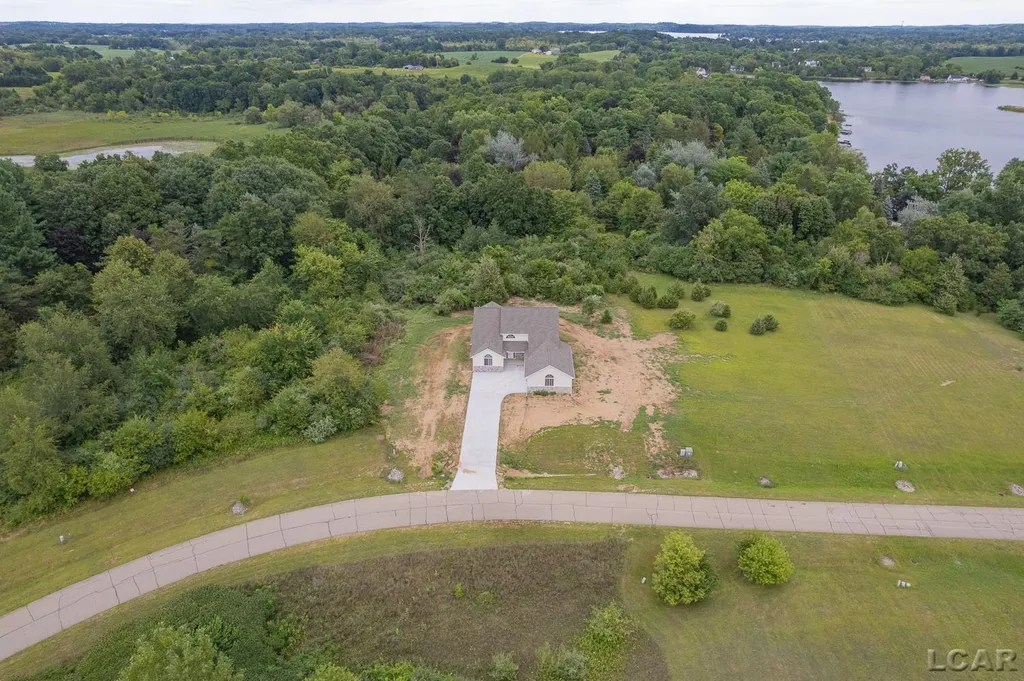 114 Bloomfield Boulevard Norvell Township MI 49230