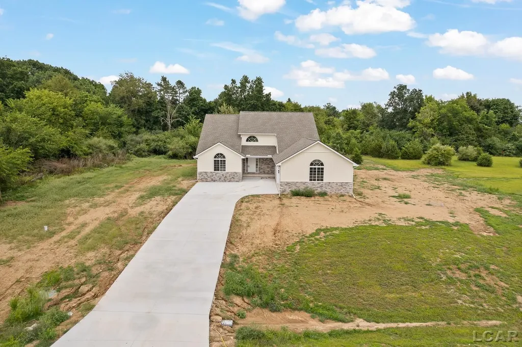 114 Bloomfield Boulevard Norvell Township MI 49230
