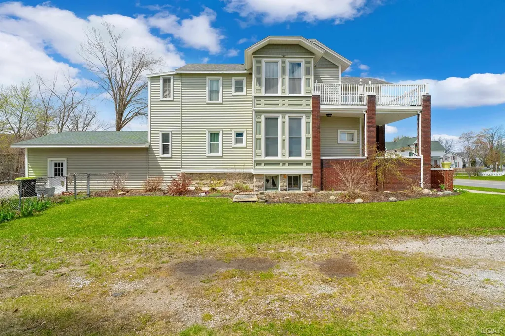 328 W Washington Avenue Alpena City MI 49707