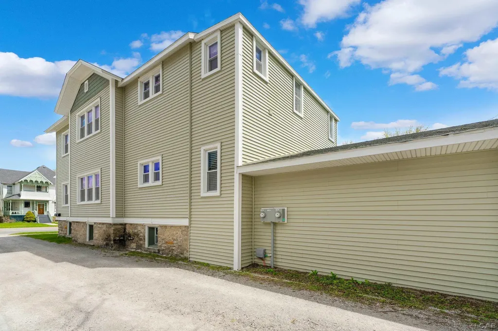 328 W Washington Avenue Alpena City MI 49707