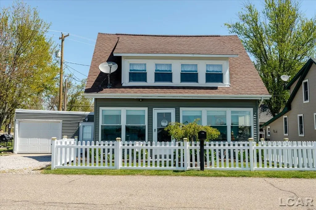 1398 Lakeshore Drive Norvell Township MI 49230
