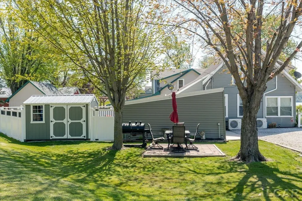 1398 Lakeshore Drive Norvell Township MI 49230