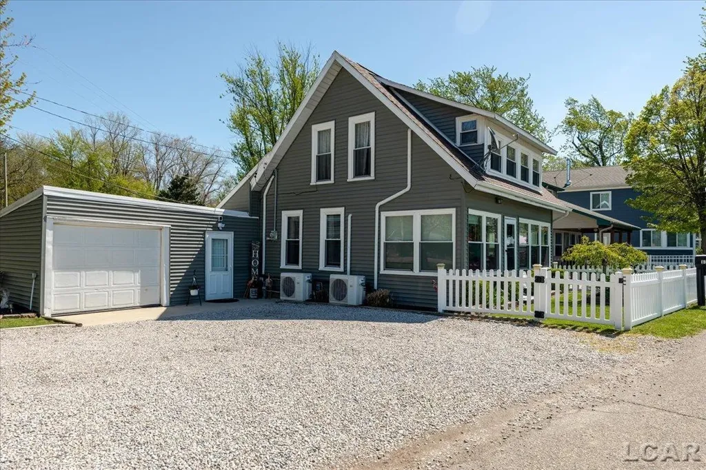 1398 Lakeshore Drive Norvell Township MI 49230