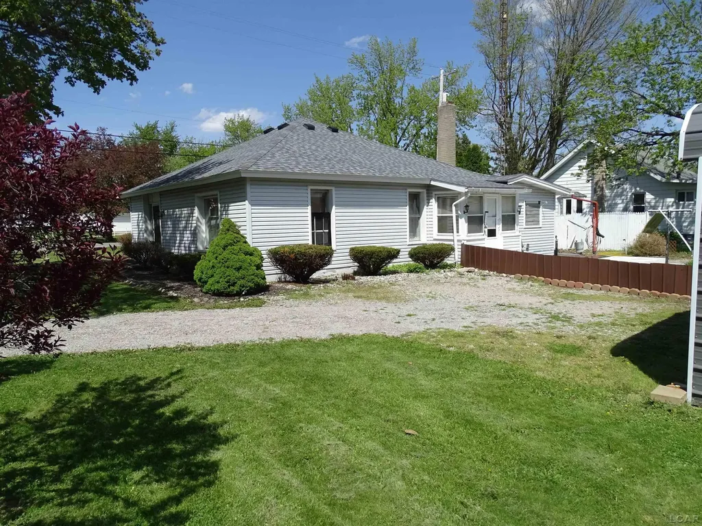 2729 Bent Oak Avenue Adrian Township MI 49221