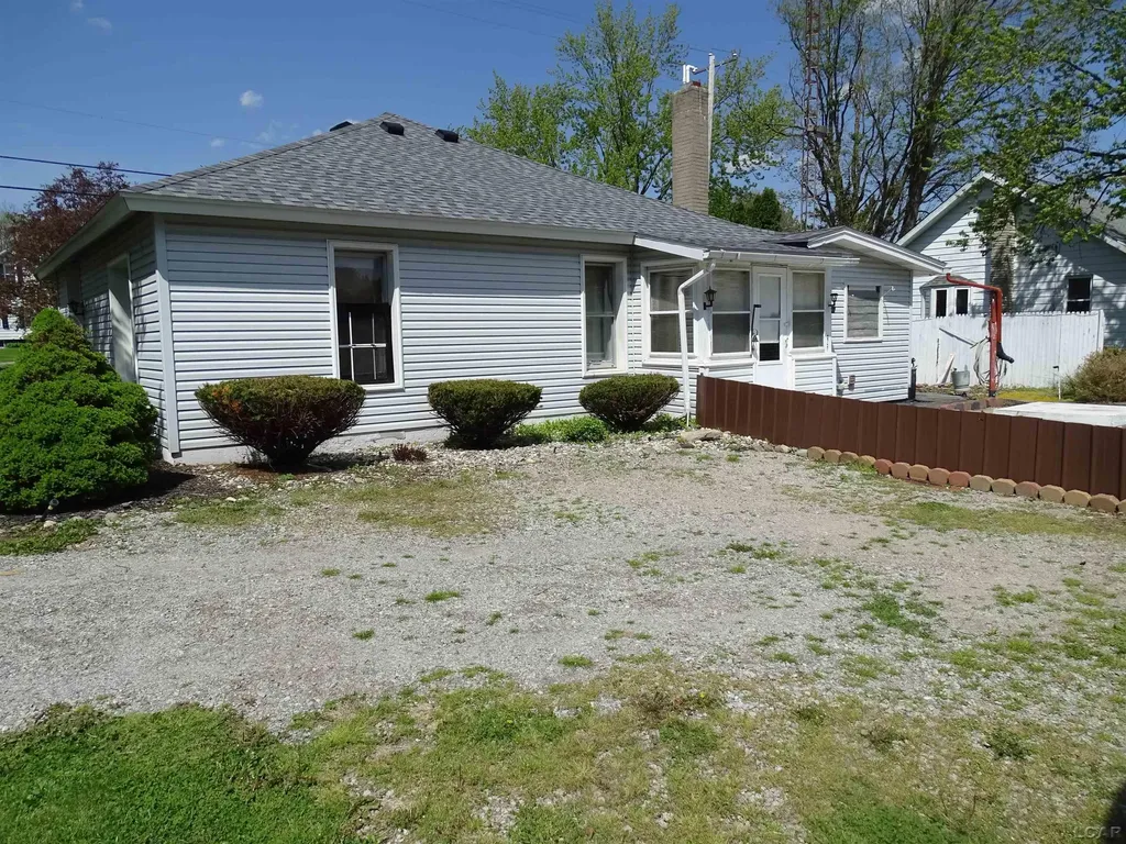 2729 Bent Oak Avenue Adrian Township MI 49221