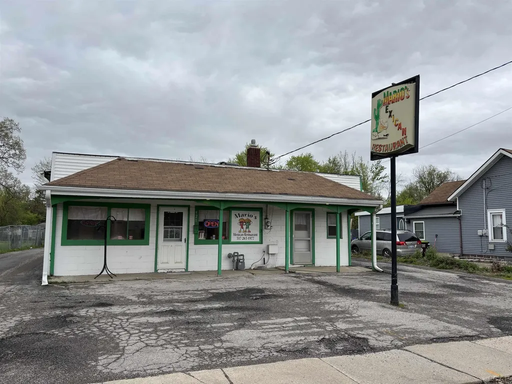 921 E Beecher Street Adrian City MI 49221