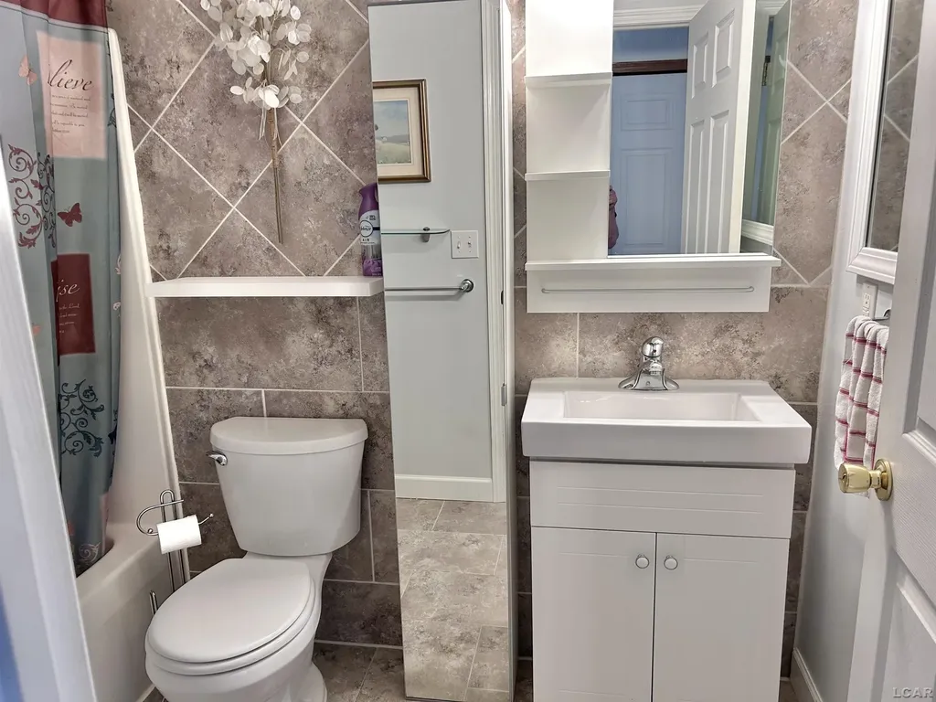 104 Lakewood Drive Madison Charter Township MI 49221