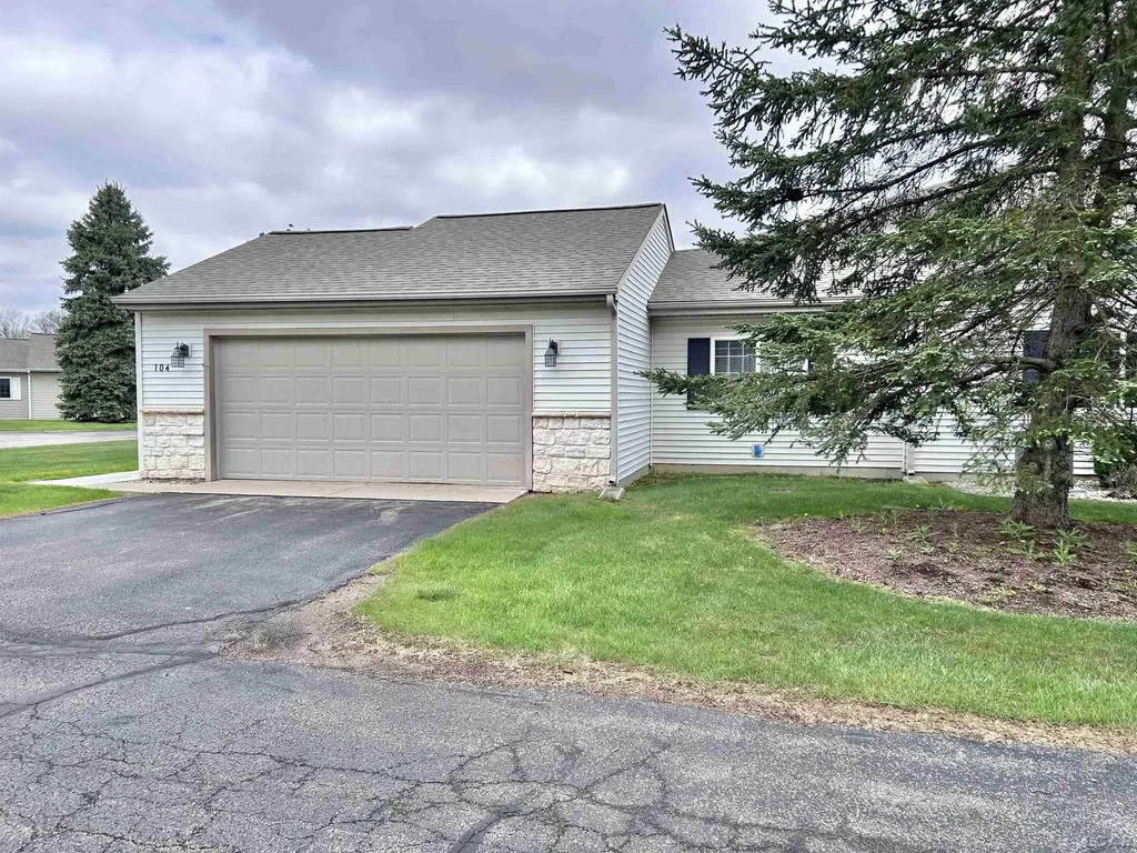 104 Lakewood Drive Madison Charter Township MI 49221