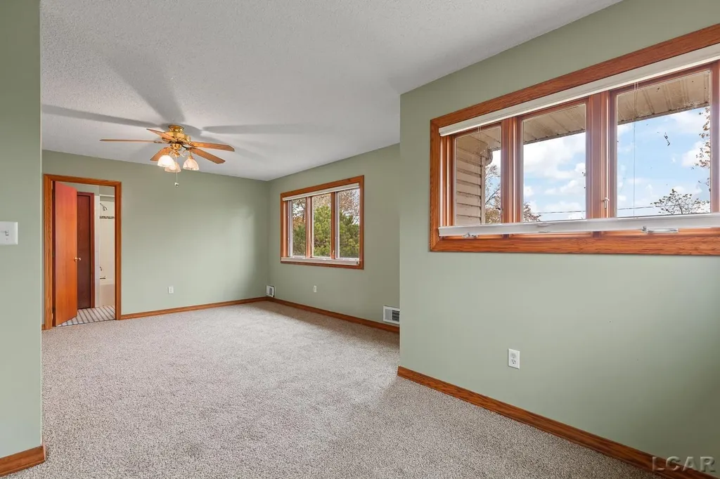 12301 Lakeshore Drive La Salle Township MI 48145