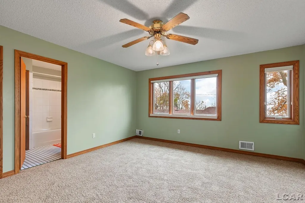 12301 Lakeshore Drive La Salle Township MI 48145