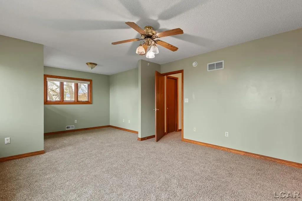 12301 Lakeshore Drive La Salle Township MI 48145