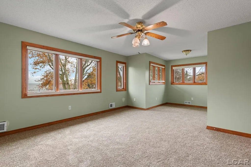 12301 Lakeshore Drive La Salle Township MI 48145