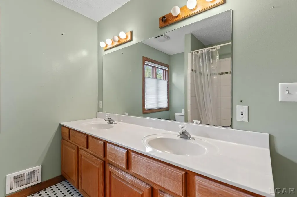 12301 Lakeshore Drive La Salle Township MI 48145