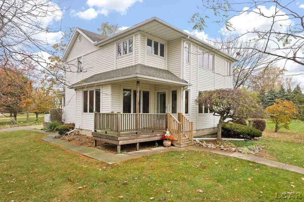 12301 Lakeshore Drive La Salle Township MI 48145
