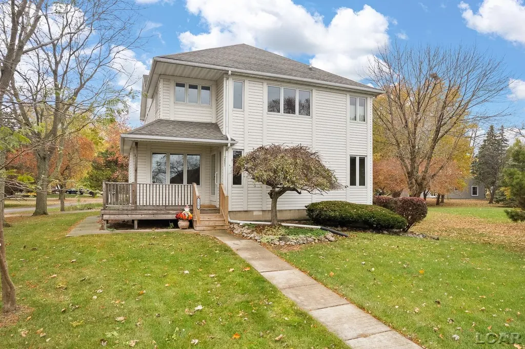 12301 Lakeshore Drive La Salle Township MI 48145