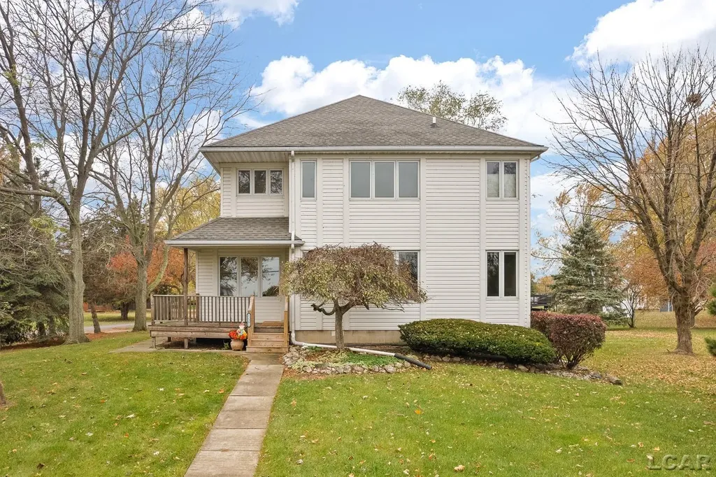 12301 Lakeshore Drive La Salle Township MI 48145