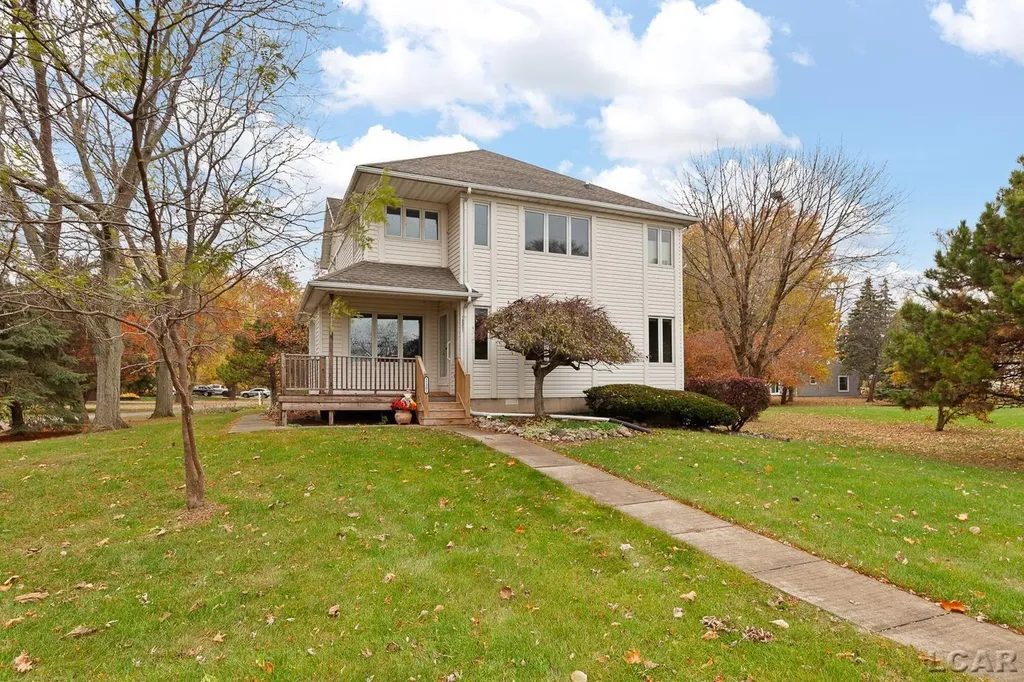12301 Lakeshore Drive La Salle Township MI 48145