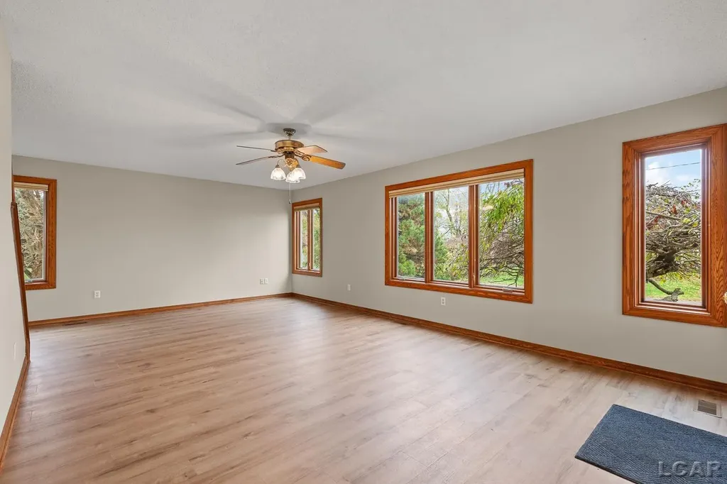12301 Lakeshore Drive La Salle Township MI 48145