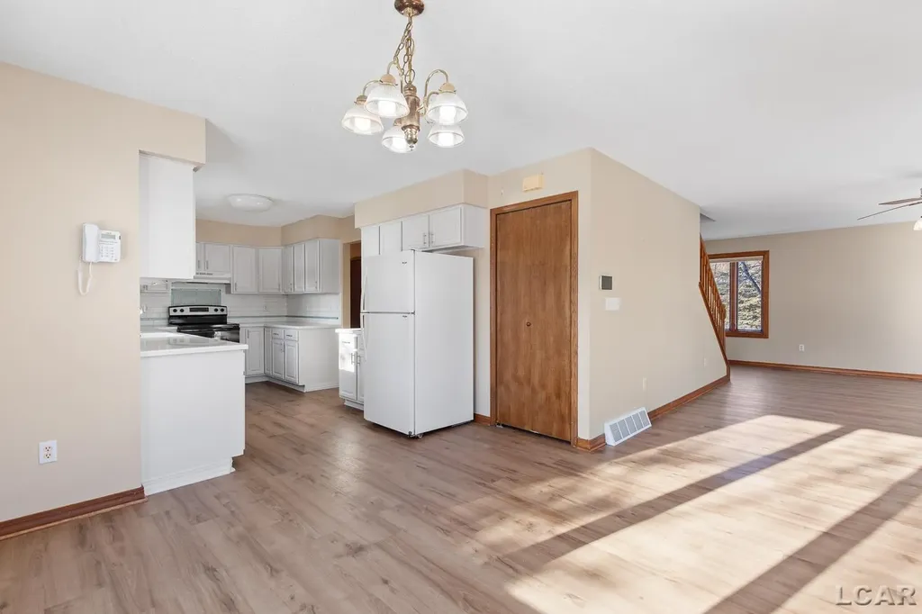 12301 Lakeshore Drive La Salle Township MI 48145
